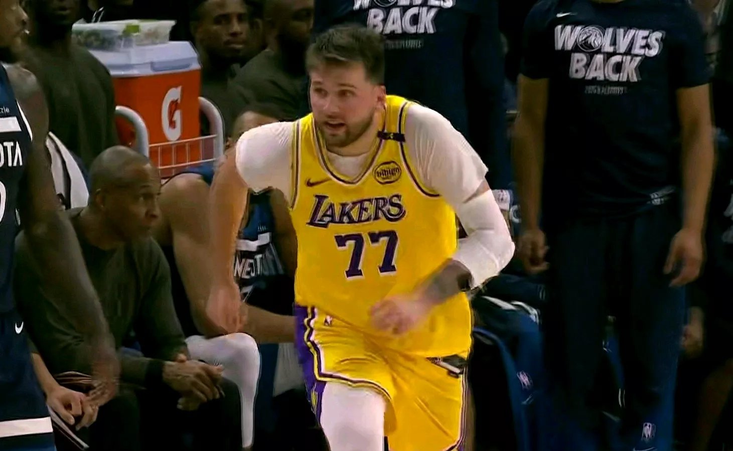 中国官方网站-东契奇遭遇十二持续失利，法国队教练压力巨大！-中国官方网站