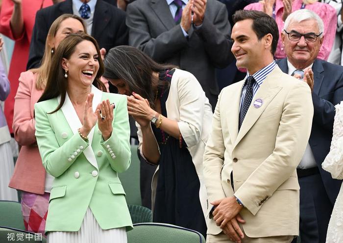 开云体育-包含字母哥官方宣布刷新纪录新规，TES引发争议！观众掌声雷动的词条-开云体育